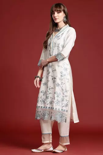 Floral Embroidered Lace Detailed Layered Kurta & Trousers With Dupatta