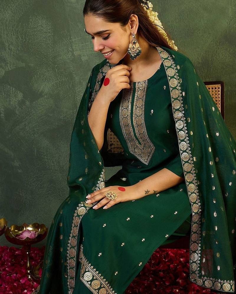Women Ethnic Motifs Regular Kurta with Trousers & With Dupatta