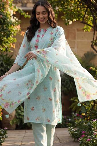 Women Floral Printed Regular Thread Work Linen Kurta with Trousers & With Dupatta