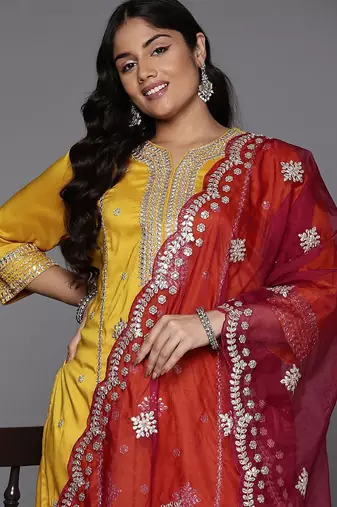 Women Plus Size Ethnic Motifs Embroidered Kurta with Trousers & With Dupatta