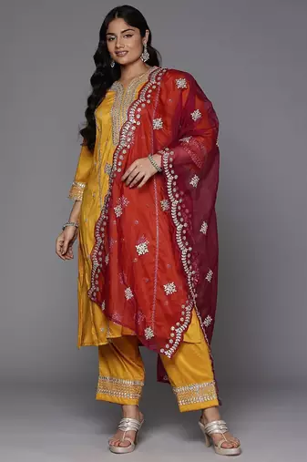 Women Plus Size Ethnic Motifs Embroidered Kurta with Trousers & With Dupatta