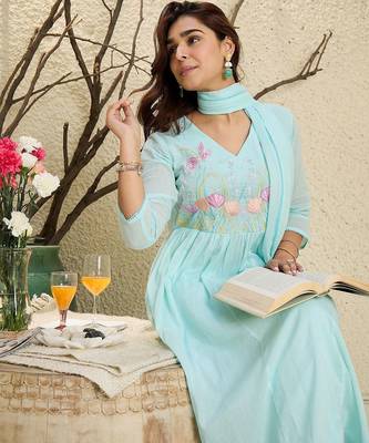 Women Floral Embroidered Regular Thread Work Pure Cotton Kurta with Trousers & With Dupatta 1