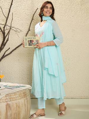 Women Floral Embroidered Regular Thread Work Pure Cotton Kurta with Trousers & With Dupatta 6