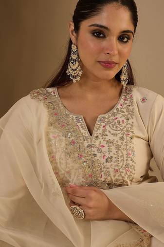 Women Ethnic Motifs Printed Kurta with Trousers & Dupatta