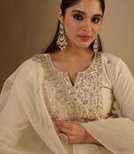 Women Ethnic Motifs Printed Kurta with Trousers & Dupatta