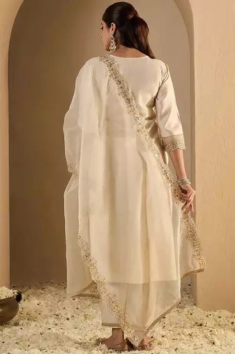 Women Ethnic Motifs Printed Kurta with Trousers & Dupatta