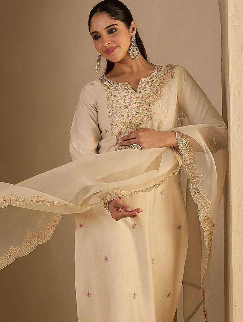 Women Ethnic Motifs Printed Kurta with Trousers & Dupatta