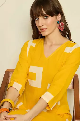 Geometric Printed V-Neck A-Line Pure Cotton Kurta with Trousers