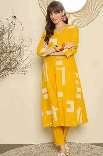 Geometric Printed V-Neck A-Line Pure Cotton Kurta with Trousers