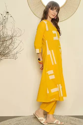 Geometric Printed V-Neck A-Line Pure Cotton Kurta with Trousers