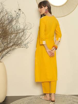 Geometric Printed V-Neck A-Line Pure Cotton Kurta with Trousers 5