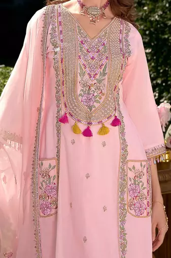Women Floral Embroidered Regular Kurta with Trousers & With Dupatta