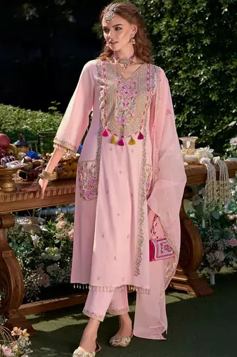Women Floral Embroidered Regular Kurta with Trousers & With Dupatta