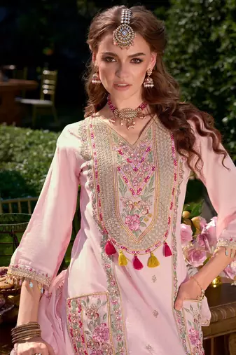Women Floral Embroidered Regular Kurta with Trousers & With Dupatta