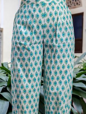 Women Floral Printed V-Neck Pure Cotton Kurta With Salwar & Dupatta 4