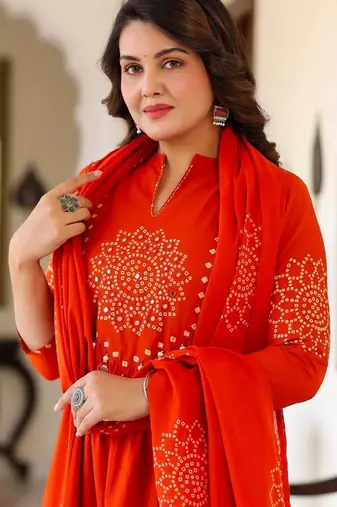 Women Floral Printed Regular Mirror Work Pure Cotton Kurta with Trousers & With Dupatta