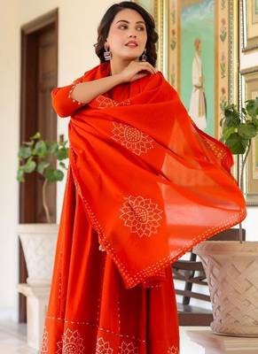 Women Floral Printed Regular Mirror Work Pure Cotton Kurta with Trousers & With Dupatta 3