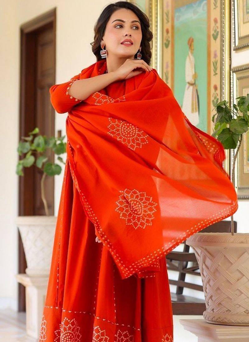 Women Floral Printed Regular Mirror Work Pure Cotton Kurta with Trousers & With Dupatta