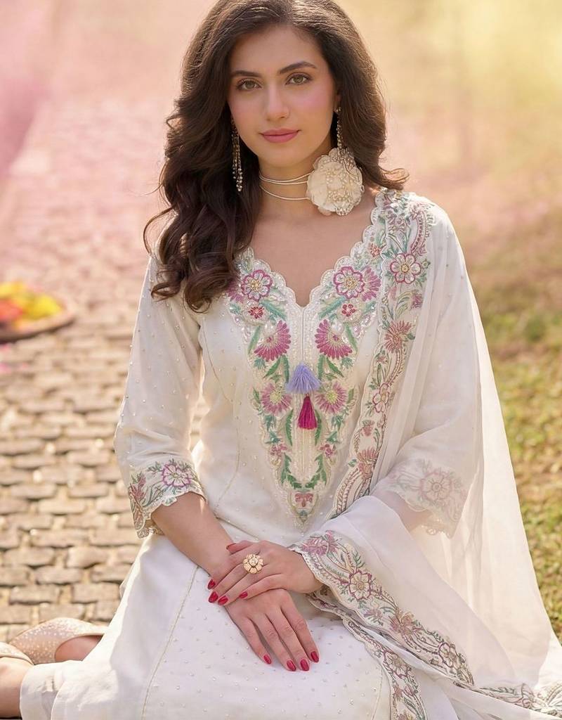 Women Floral Embroidered Regular Thread Work Kurta with Trousers & With Dupatta