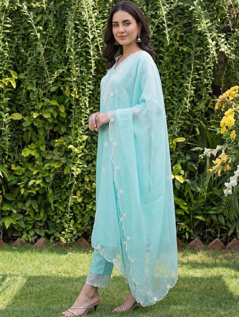 Women Ethnic Motifs Embroidered Regular Thread Work Liva Kurta with Trousers & With Dupatta