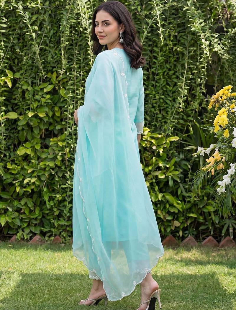 Women Ethnic Motifs Embroidered Regular Thread Work Liva Kurta with Trousers & With Dupatta