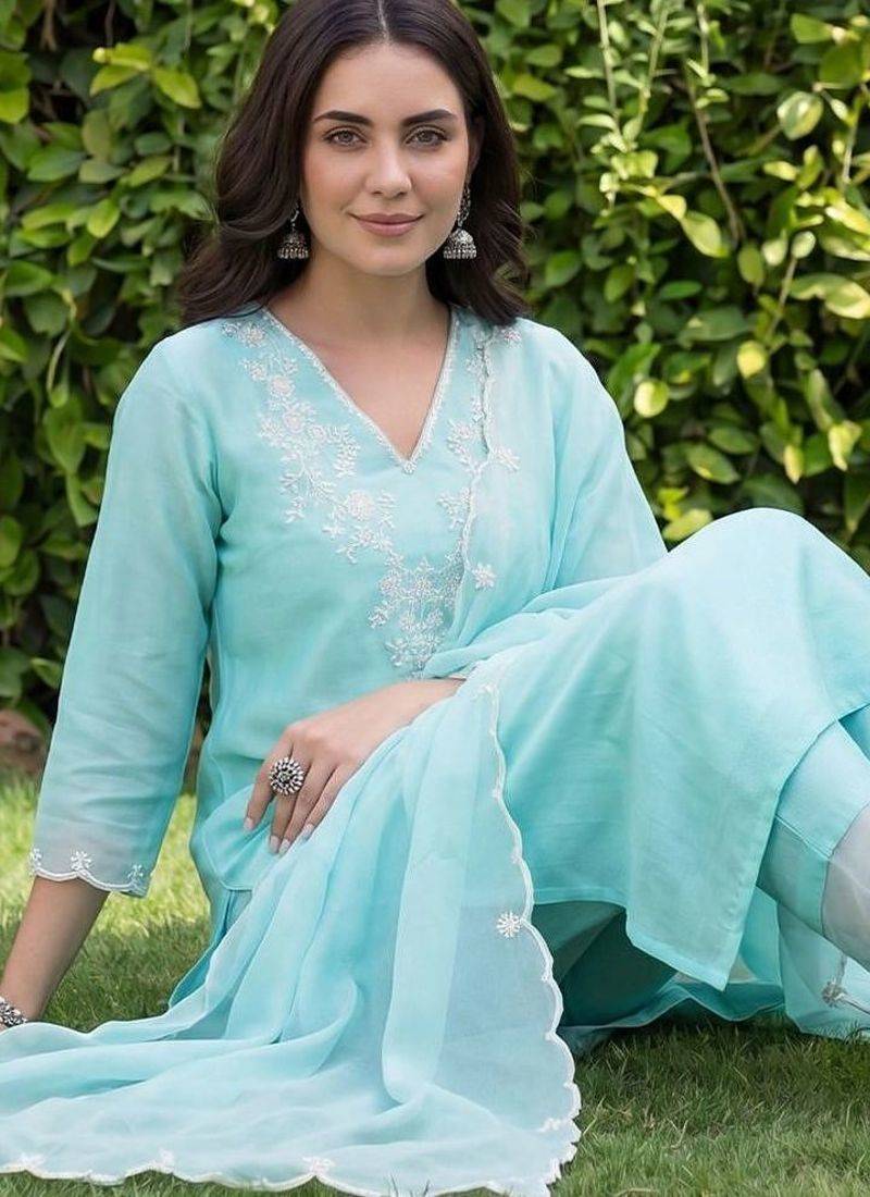 Women Ethnic Motifs Embroidered Regular Thread Work Liva Kurta with Trousers & With Dupatta