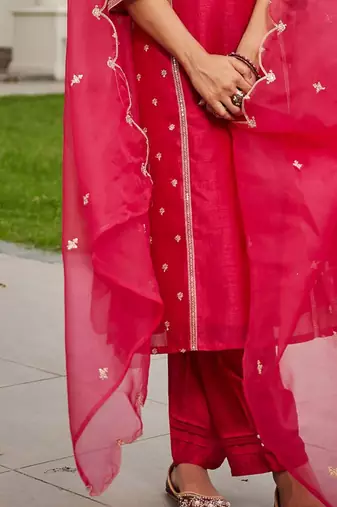 Women Ethnic Motifs Embroidered Panelled Kurta with Trousers & With Dupatta