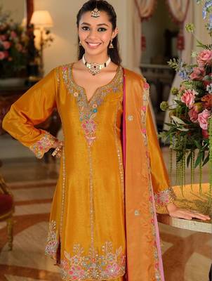 Women Ethnic Motifs Embroidered Regular Thread Work Kurta with Sharara & With Dupatta 5