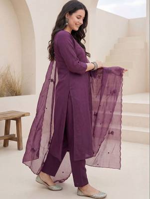 Women Ethnic Motifs Embroidered Regular Thread Work Kurta with Trousers & With Dupatta 3