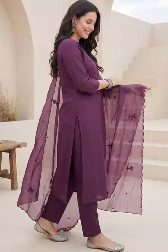 Women Ethnic Motifs Embroidered Regular Thread Work Kurta with Trousers & With Dupatta
