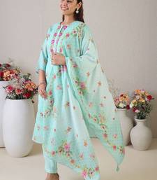 Women Floral Embroidered Regular Thread Work Linen Kurta with Trousers & With Dupatta