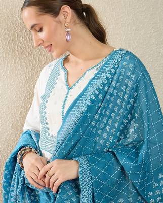 Women Ethnic Motifs Embroidered Regular Thread Work Pure Cotton Kurta with Trousers & With Dupatta 3