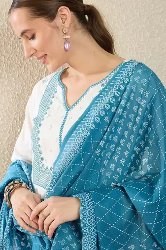 Women Ethnic Motifs Embroidered Regular Thread Work Pure Cotton Kurta with Trousers & With Dupatta
