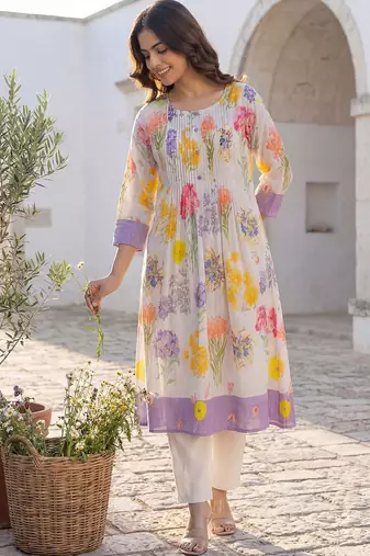 Women Floral Printed Pleated Pure Cotton Kurta with Trousers