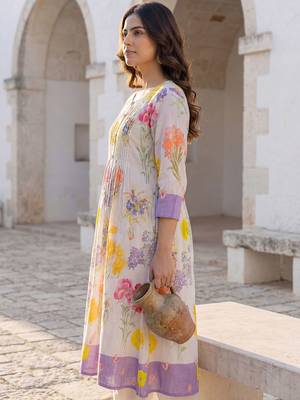 Women Floral Printed Pleated Pure Cotton Kurta with Trousers 5