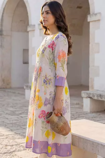Women Floral Printed Pleated Pure Cotton Kurta with Trousers