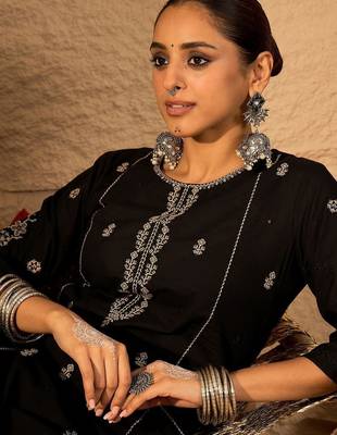 Floral Embroidered Round Neck Pure Cotton Thread Work A-Line Kurta & Trousers 7