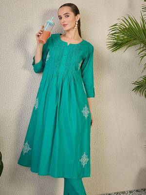 Ethnic Motifs Embroidered Thread Work Pure Cotton Kurta with Trousers 7