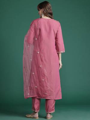 Ethnic Motifs Embroidered Gotta Patti Kurta with Trousers & Dupatta 7