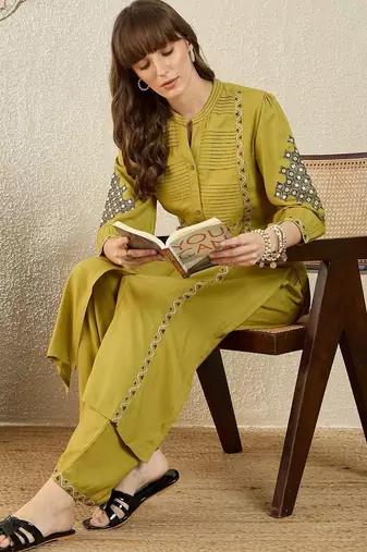 Ethnic Motifs Embroidered Thread Work Straight Kurta With Palazzos