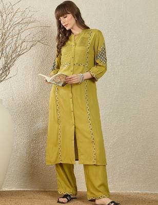 Ethnic Motifs Embroidered Thread Work Straight Kurta With Palazzos 3
