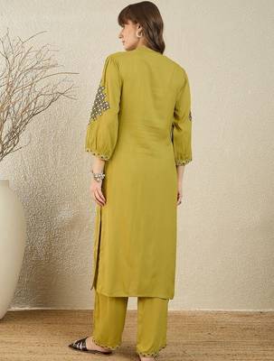Ethnic Motifs Embroidered Thread Work Straight Kurta With Palazzos 4