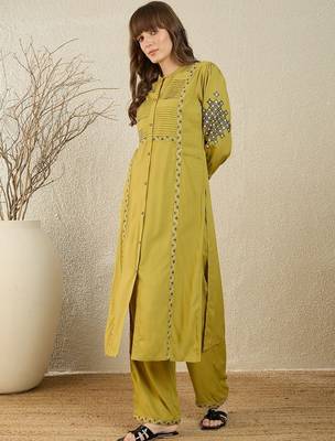 Ethnic Motifs Embroidered Thread Work Straight Kurta With Palazzos 5
