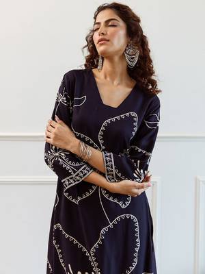 Women Floral Embroidered Regular Sequinned Kurta with Trousers 1