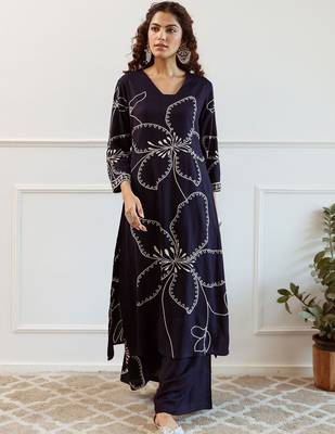 Women Floral Embroidered Regular Sequinned Kurta with Trousers 2
