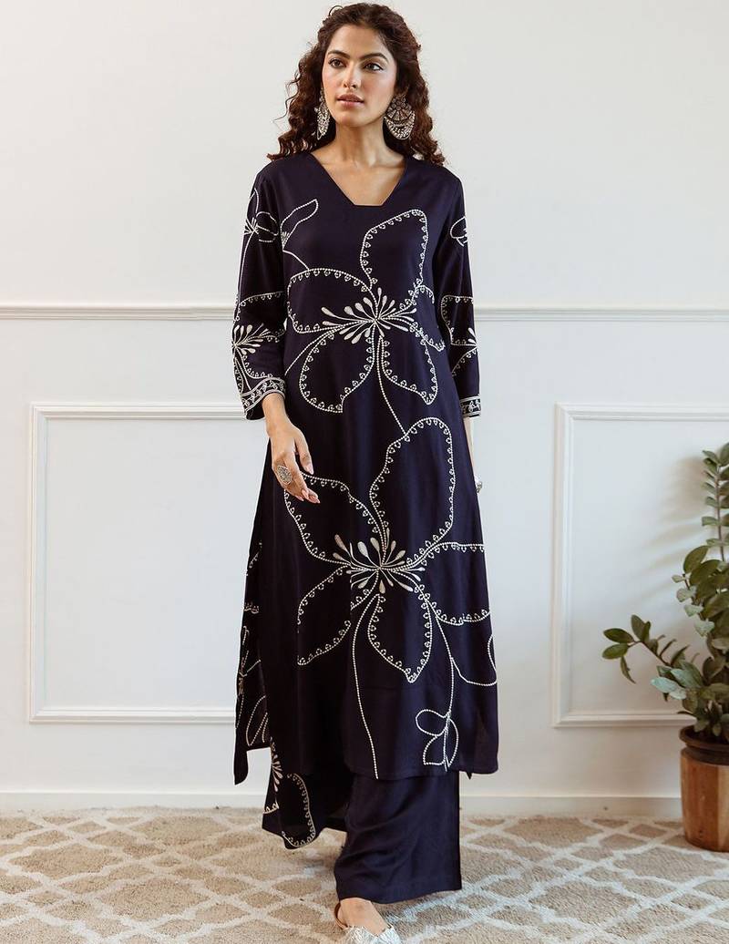 Women Floral Embroidered Regular Sequinned Kurta with Trousers