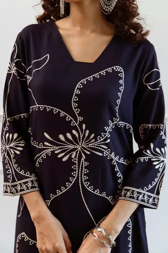 Women Floral Embroidered Regular Sequinned Kurta with Trousers