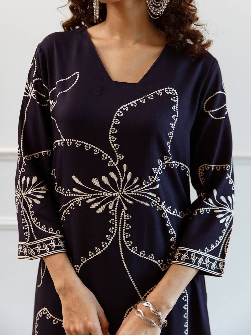 Women Floral Embroidered Regular Sequinned Kurta with Trousers