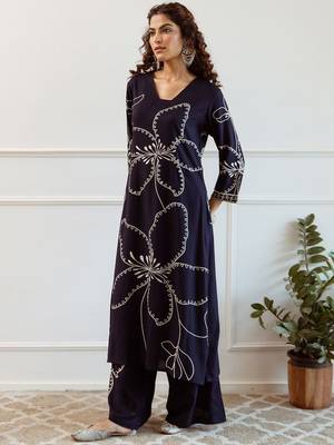 Women Floral Embroidered Regular Sequinned Kurta with Trousers 5