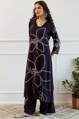Women Floral Embroidered Regular Sequinned Kurta with Trousers